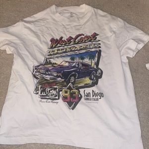 BRANDY MELVILLE GRAPHIC TEE